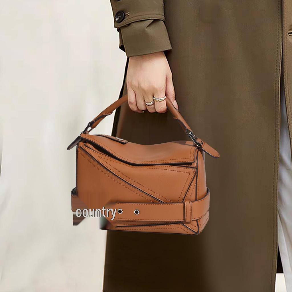 2025 Autumn Geometric Cowhide Crossbody Biker Bag - Large Capacity Genuine Leather Handbag for Women