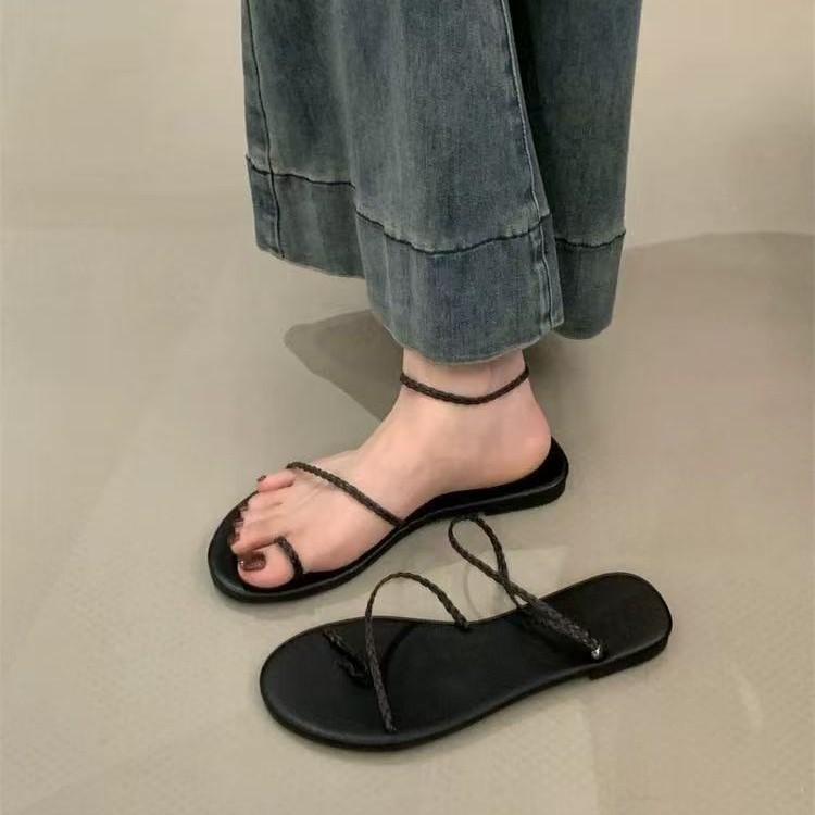 2025 spring and autumn new fashion versatile round head winding belt fashion women's sandals women