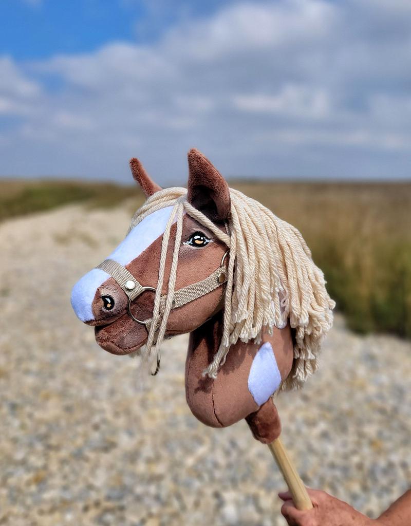 Hobby Horse Premium Small Stick Horse - Western III Bay with Light Mane A4