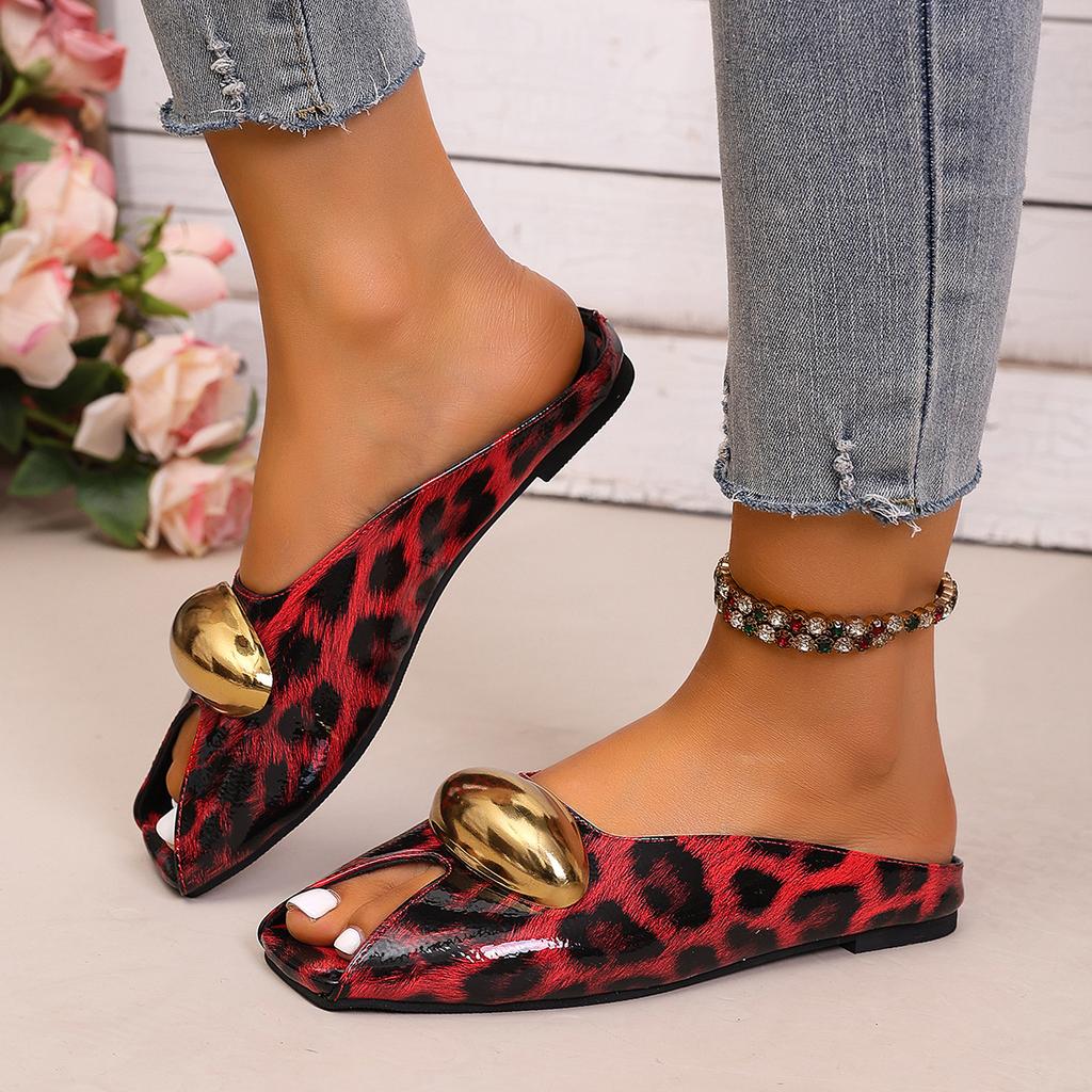 New Elegant Metal-buckle Fish-toe Shoes with Flat Soles, Suitable for Women in Summer.