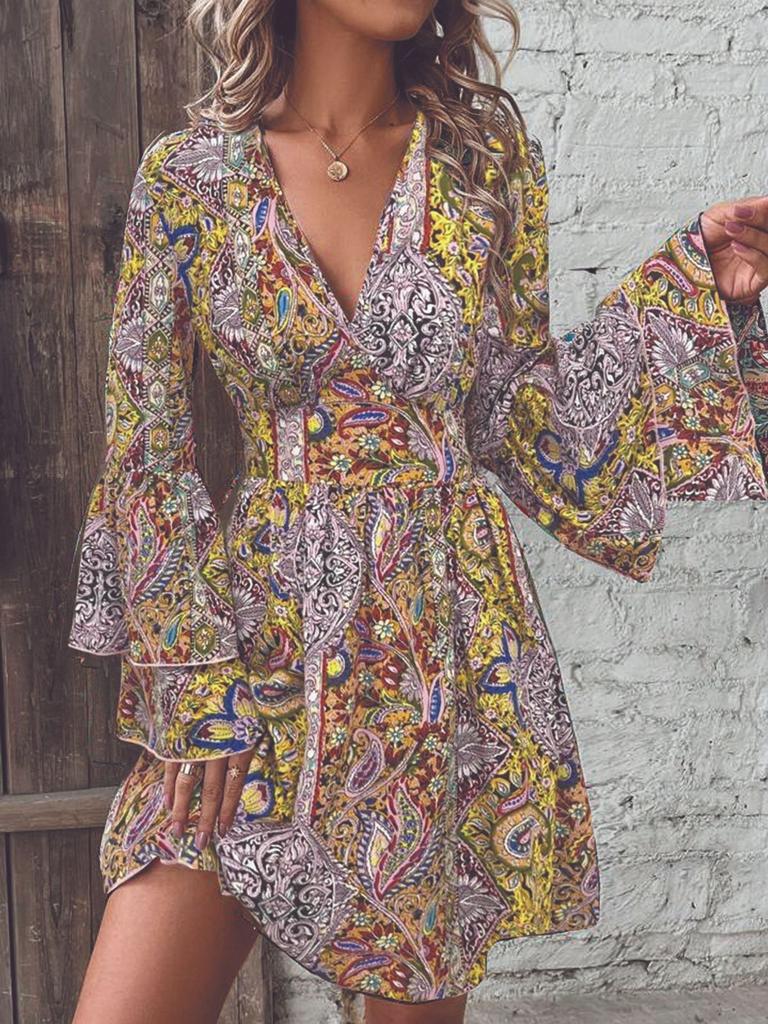 European and American Autumn and Winter New Fashionable and Elegant Women's Paisley Printed V-neck Flared Sleeve Dress