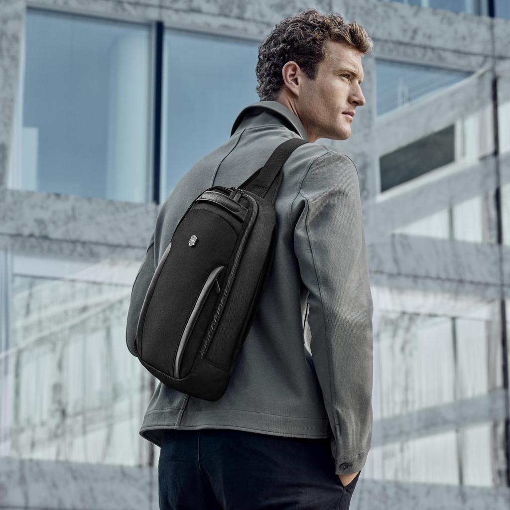 Victorinox Altmont Professional Tablet a multifunctional sling bag with a tablet a detachable a simple body bag with a slit and a multifunctional Fits