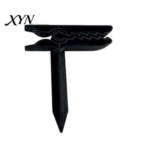 Blanket Sand Spikes 4Pcs Beach Towel Fixing Clip Stake, Windproof Outdoor Picnic Stake Spikes, Portable Holder Mat Clamps Clips
