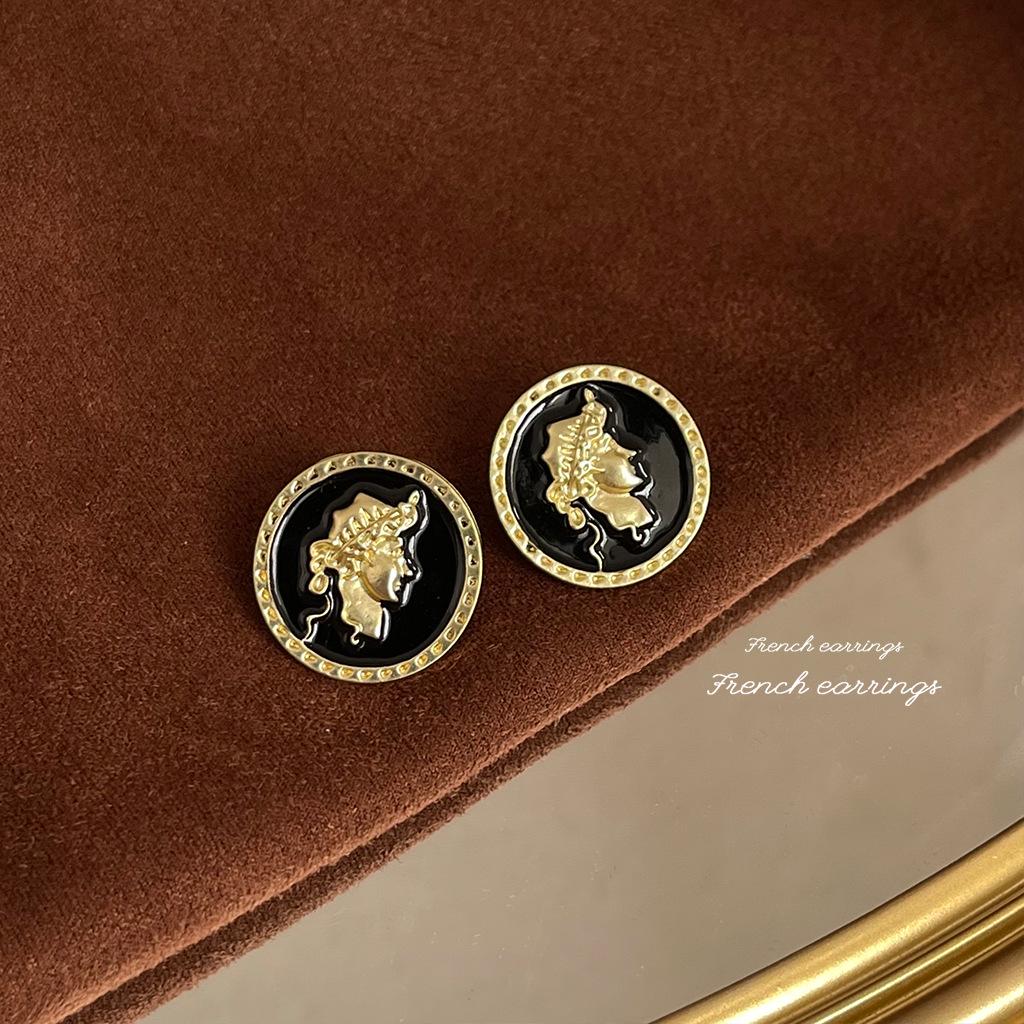 Chinese-Inspired Elegant 925 Silver Stud Earrings with Exaggerated Design