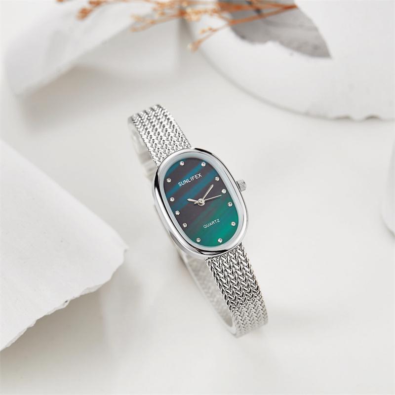 Fashion Business Alloy Oval Elegant Waterproof Women's Quartz Watch Gradient Color Rhinestone Dial Suitable for Daily Life