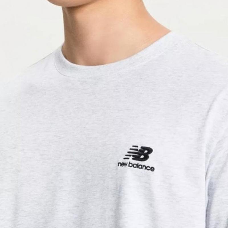 New Balance Uni EssenTial Small Logo T shirT shorTs collecTion Nbnee21013
