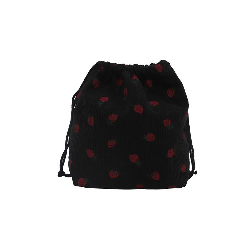 Elegant Summer Commuter Bucket Bag Featuring Stylish Design And Polyester Lining