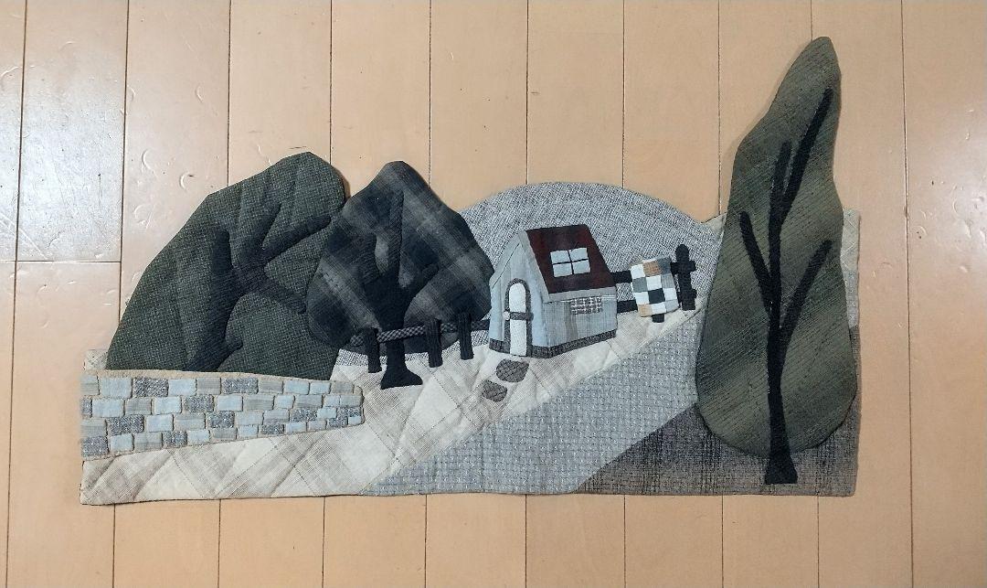 

[USED] Countryside Landscape Tapestry Patchwork Quilt 58x36