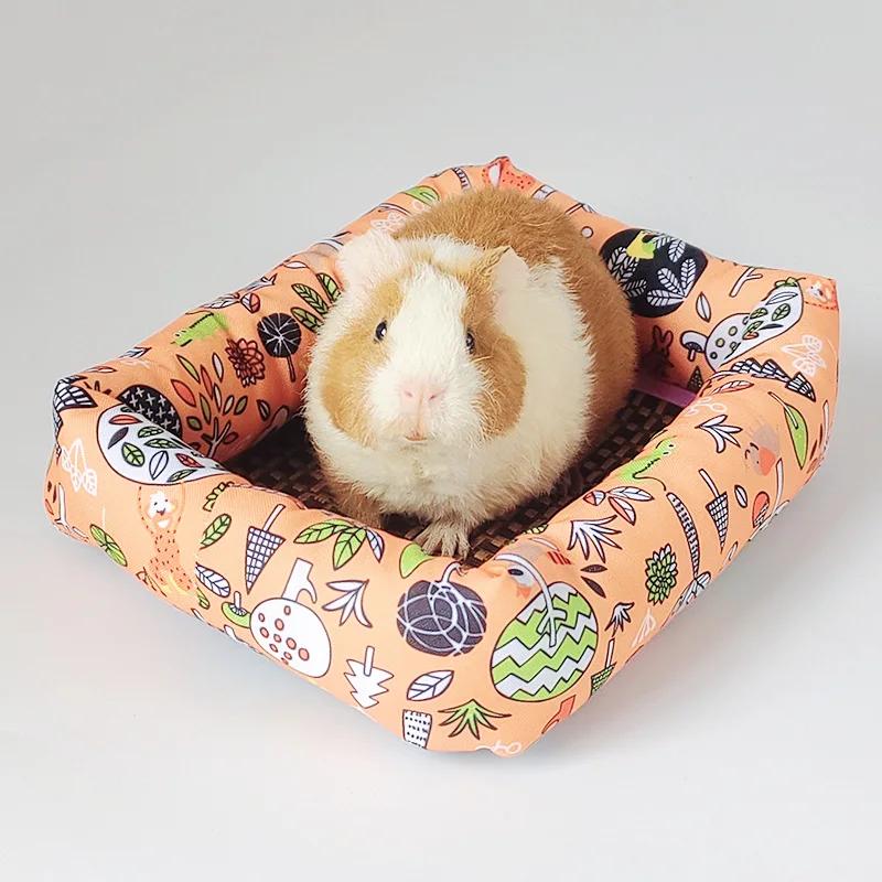 

Летний коврик для маленьких домашних животных Cool Nest Puppy Kitten Ratan с милым принтом для маленьких домашних животных, охлаждающий коврик для морской свинки, хомяка, шиншиллы, маленькая клетка 17x21x5.5cm