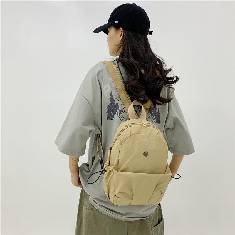 Spring new fashion women's leisure travel high quality waterproof backpack large capacity backpack