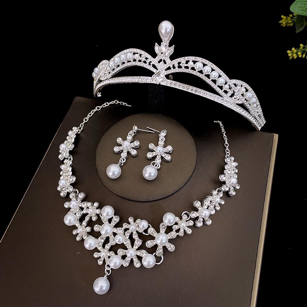 

Imitation Pearl Bridal Crown Three Piece Set Wedding Crown Tiara Necklace Earrings Korean Super Fairy Wedding Dress With