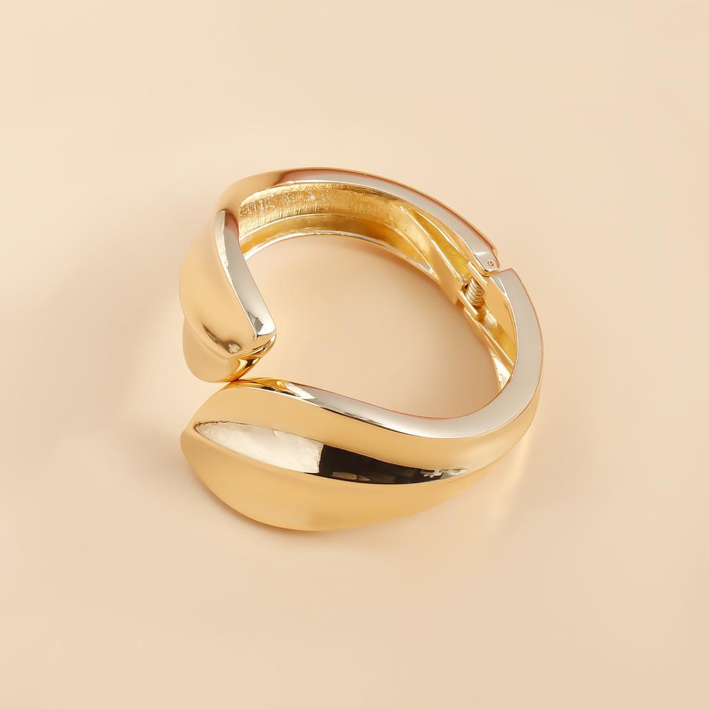 Chunky Punk Exaggerated Gold Plated Color Wide Leaf Large Opening Bracelet for Women Girls Daily Party Metal Jewelry