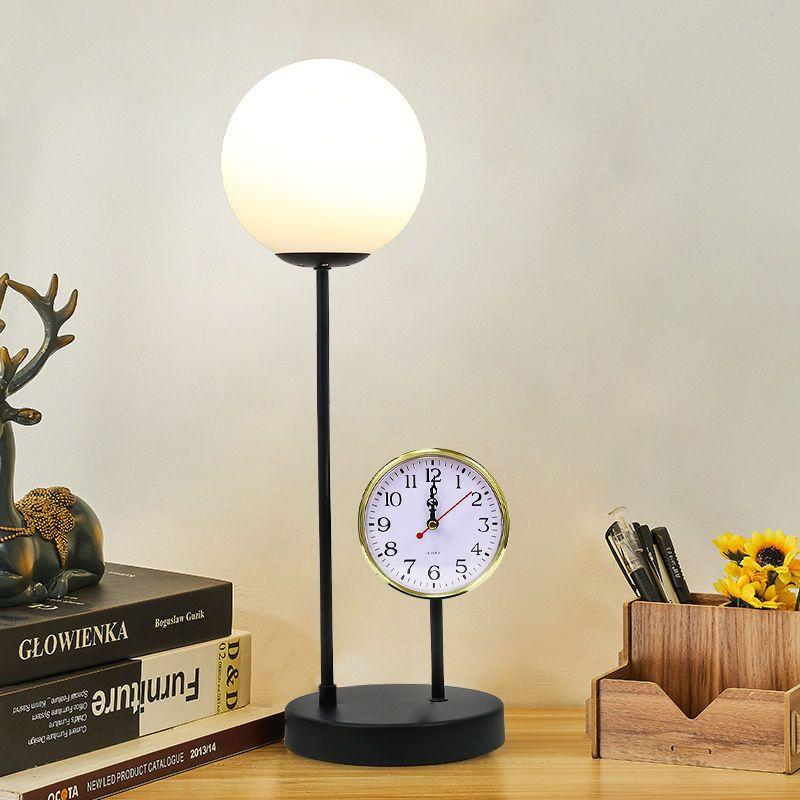 Nordischer Stil Uhr Tischlampe Moderne und einfache Studie Schlafzimmer Dekoration Nachttischlampe