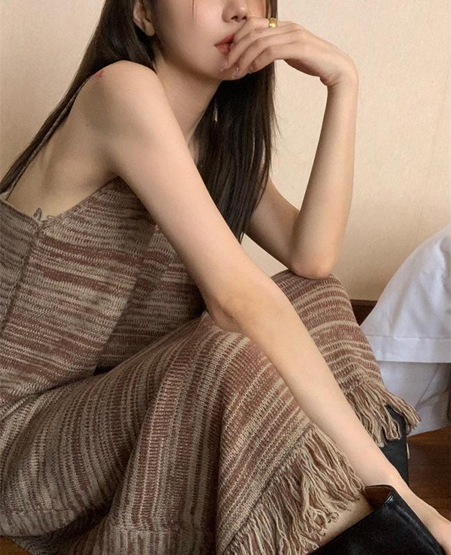 Spicy Girl Retro Tassel Knitted Camisole Dress - Loose Mid-Length for Spring, Summer, Autumn