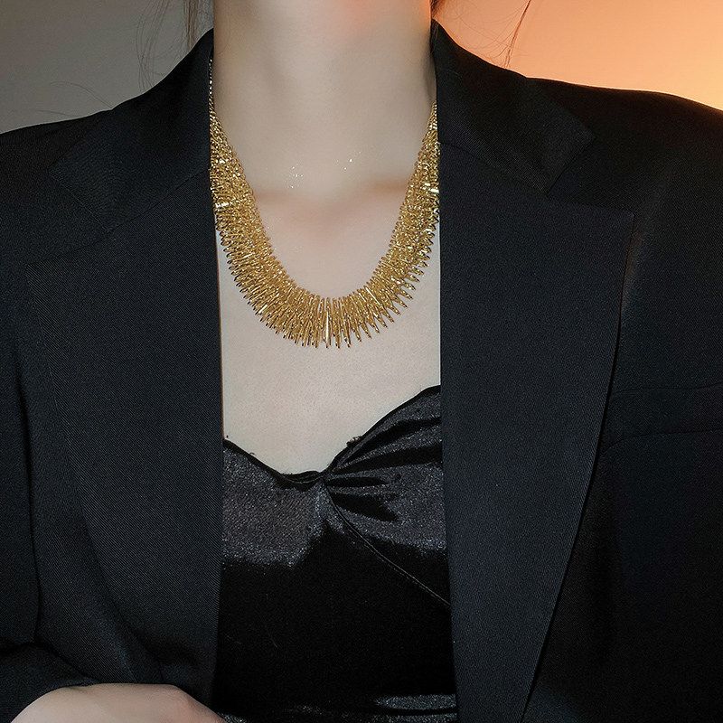 Fashion Exaggerated Necklace 2025 New Arrival Best Selling Short Necklace Female Fancy Light Luxury Minority Necklace Accessories