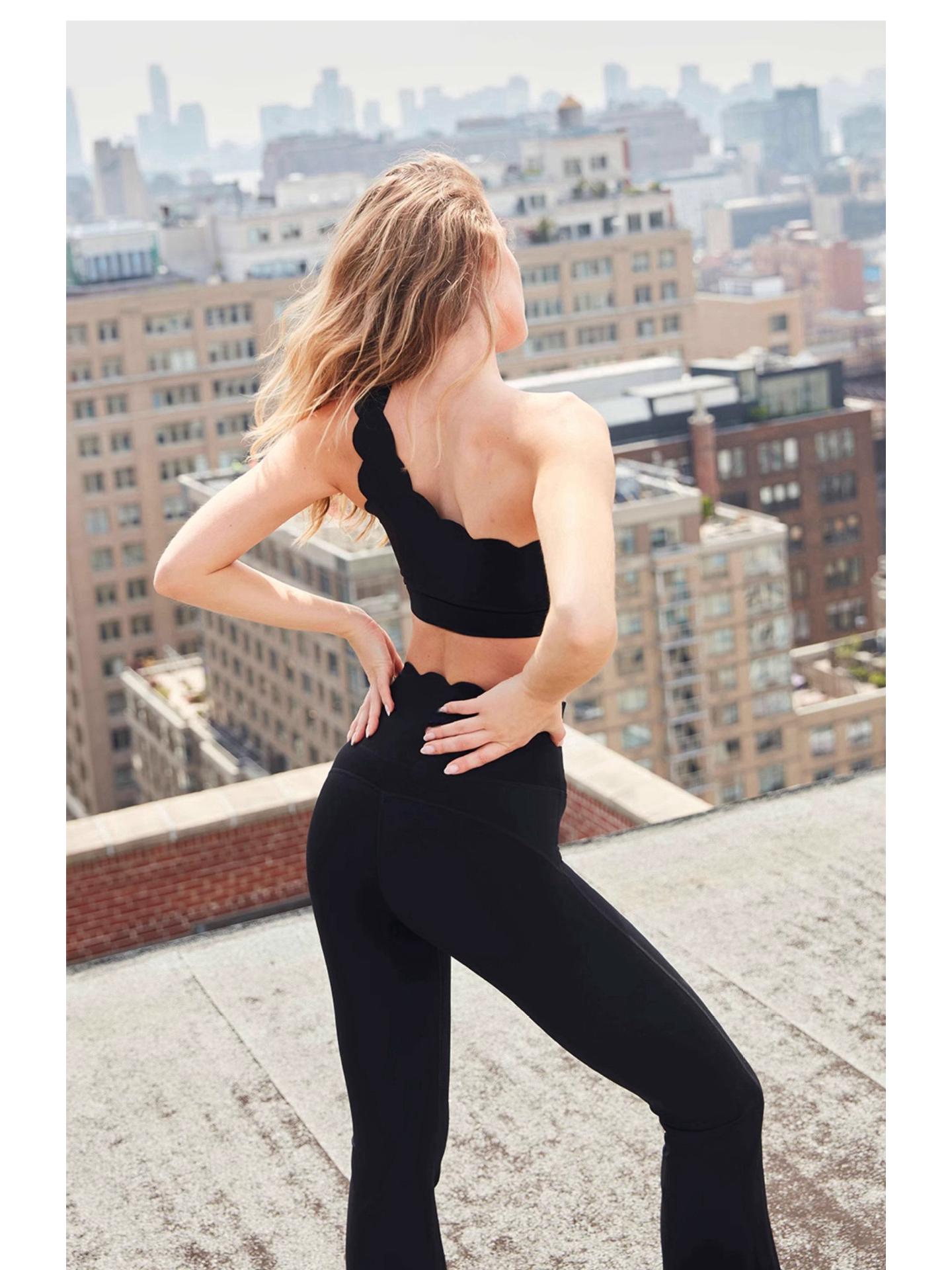 

Ударопрочный спортивный бюстгальтер средней поддержки со съемными чашками - Дизайн без спинки для более стройного вида груди Medium