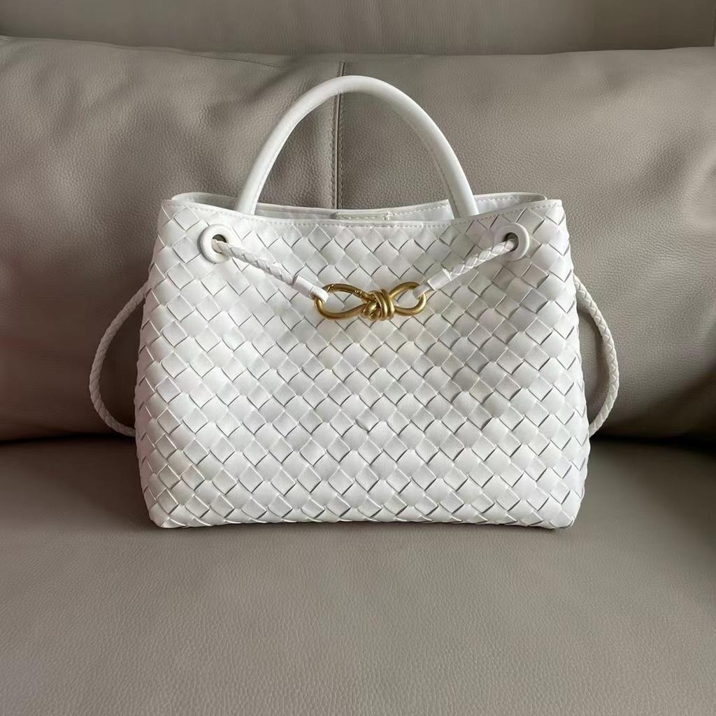 Niche metal rope buckle woven tote bag leather shoulder handheld women's bag large capacity retro old money wind tote