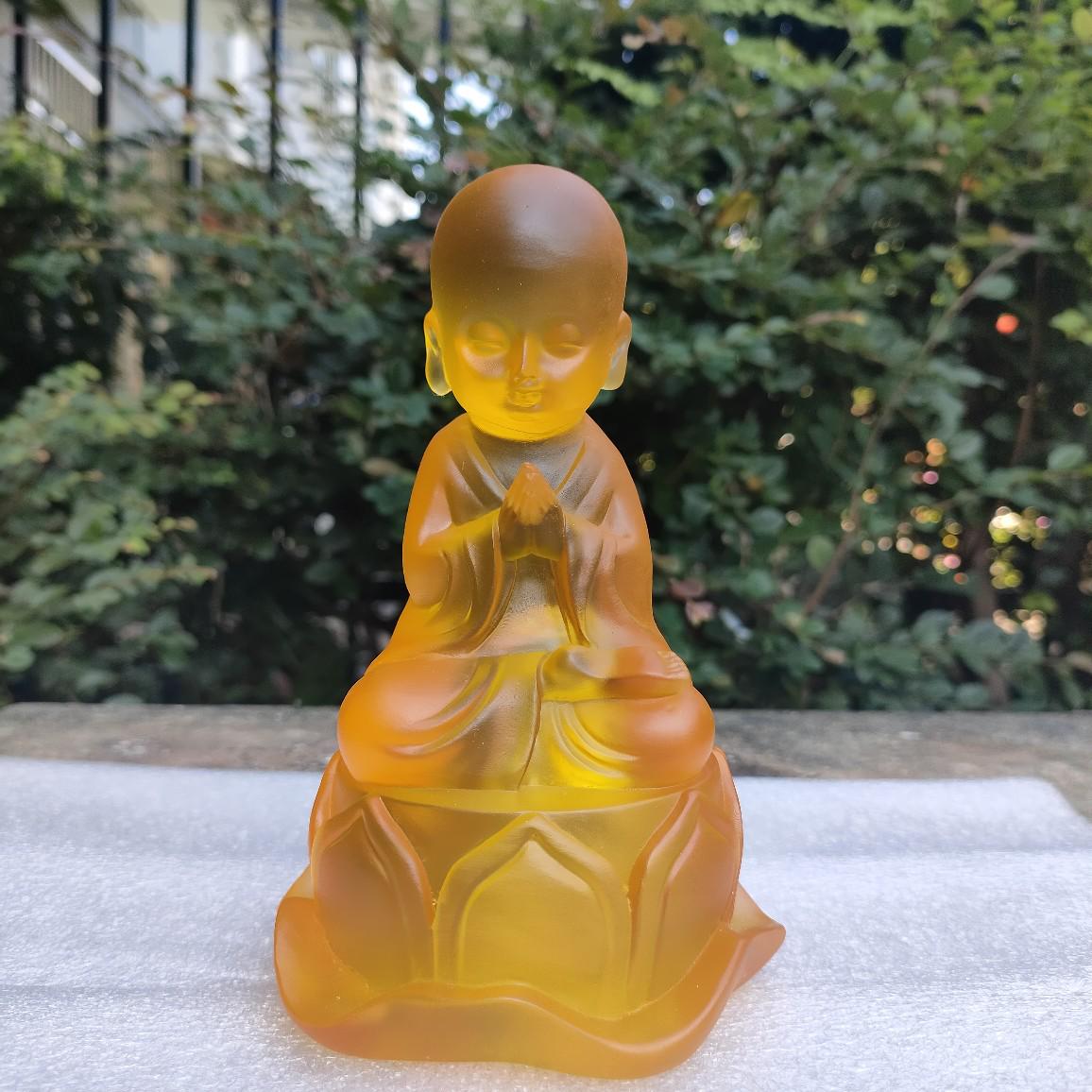 

Buddhist Child Monk Statue: Water Glazed Resin Ornament for Home or Car Altar 15 cm Height янтарь