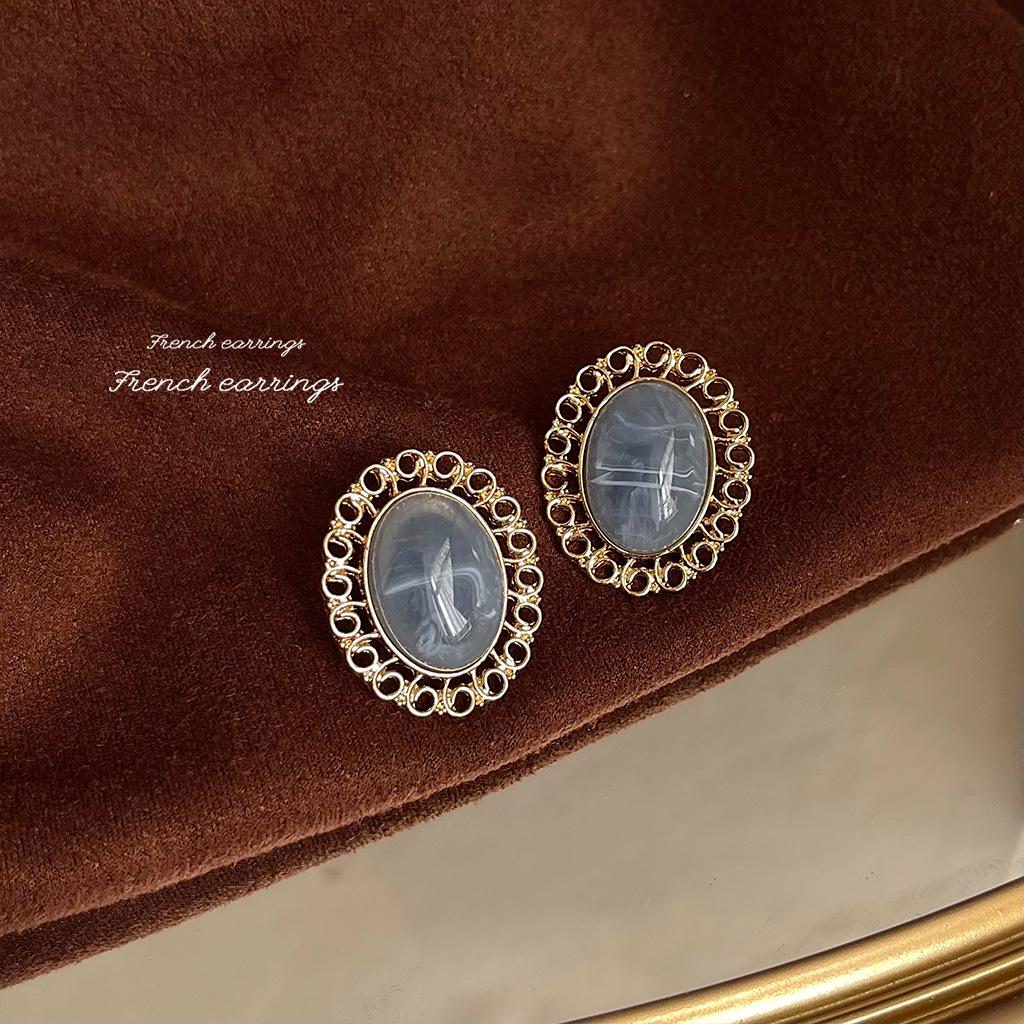 Chinese-Inspired Elegant 925 Silver Stud Earrings with Exaggerated Design