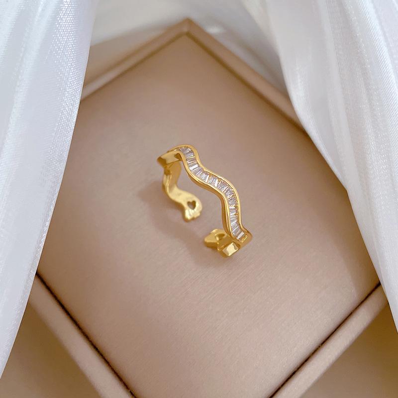 Geometric Zircon Rings for Women 2024 New Fashion Golden Jewelry Wedding Party Accessories