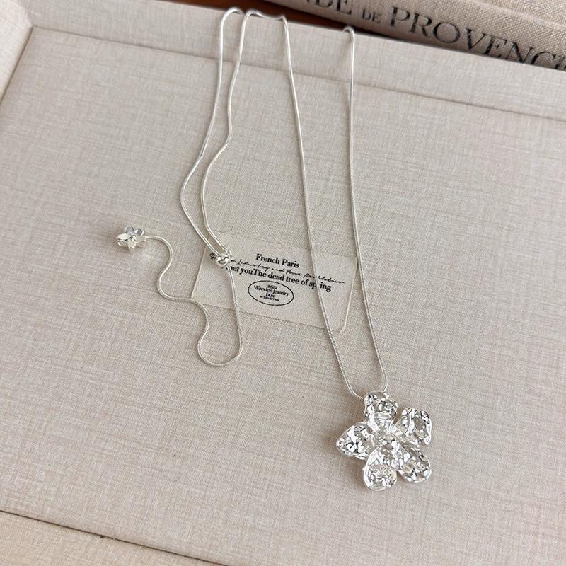 Simple Metal Flower Pendant Long Adjustable Snake Chain Rope Chains Necklace For Women Exquisite On The Neck Accessories Gift