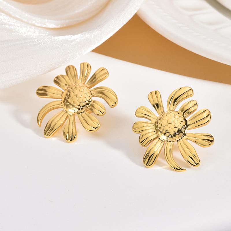 Retro Geometric 304 Stainless Steel Ear Studs with Concave-Convex Design