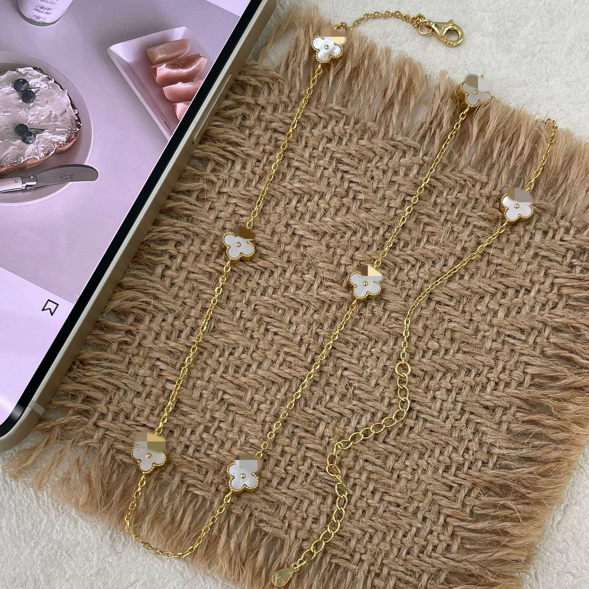 

Браслет из стерлингового серебра 925 пробы с позолотой и цветочной ракушкой: Универсальный, Элегантный, Высококлассный дизайн 925 Silver