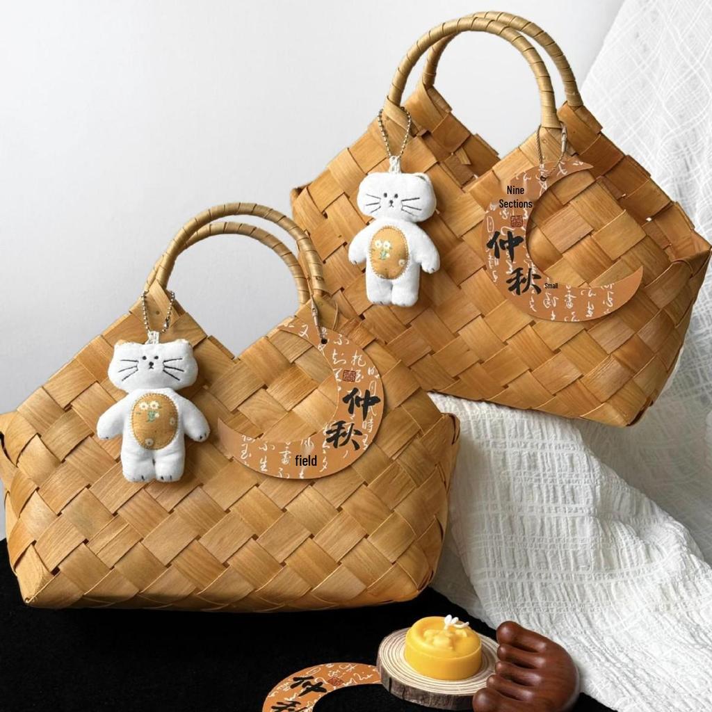 Retro Chinese Woven Bamboo Handbag and Zongzi Gift Basket - Perfect for Dragon Boat Festival Celebrations.