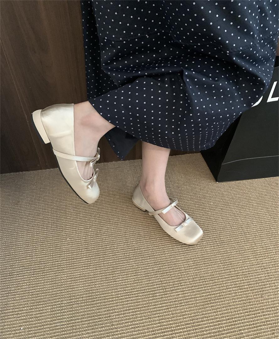 

2025 spring and autumn new square head fairy wind word with bow thick heel women s shoes 39 абрикосовый