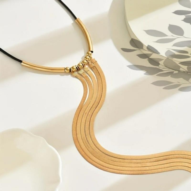 Übertriebene Zugkette Personalisierte Kette Metall Schlangenknochenkette Lange Kaltwind Halskette Schmuck