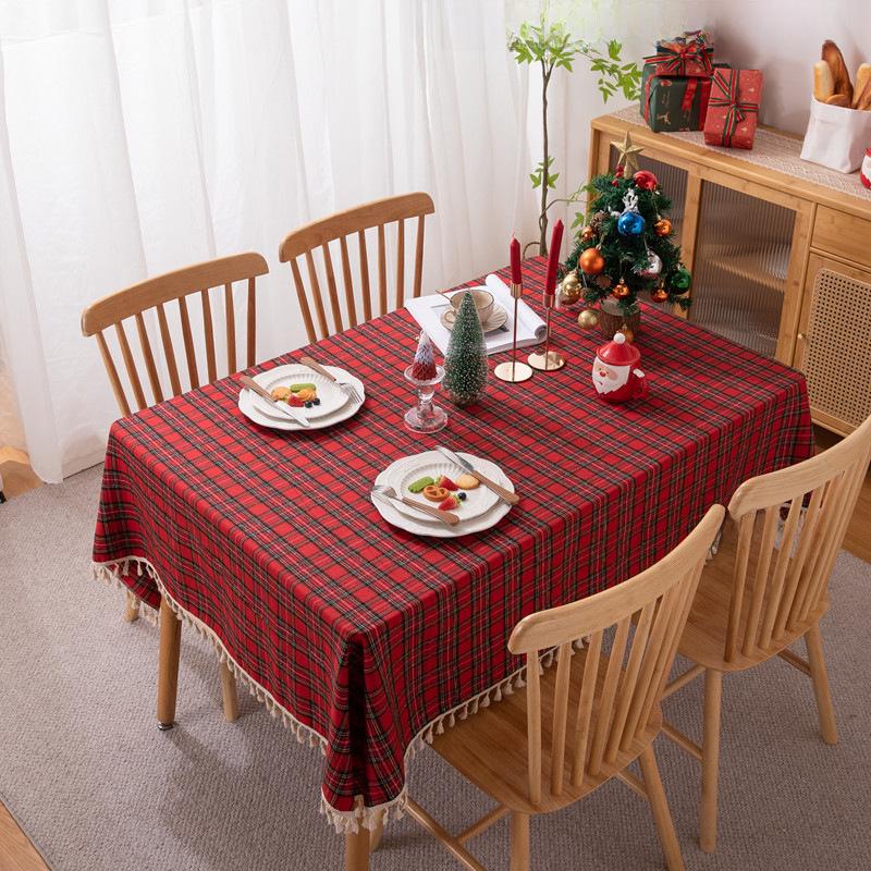 American Style Red and Green Plaid Tassel Tablecloth - Holiday Polyester-Cotton Yarn-Dyed Christmas Decoration.