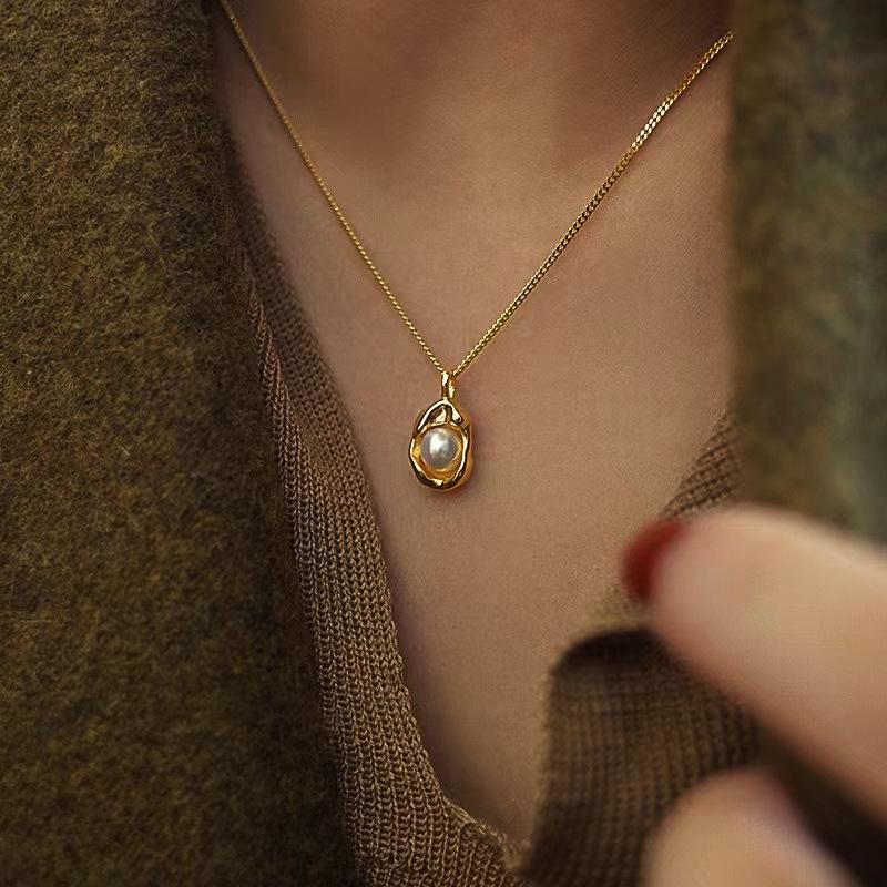 Retro Small Golden Bean Natural Freshwater Pearl Necklace Women's 11K Gold Injection Simple Ins Collarbone Chain High-end Niche Summer