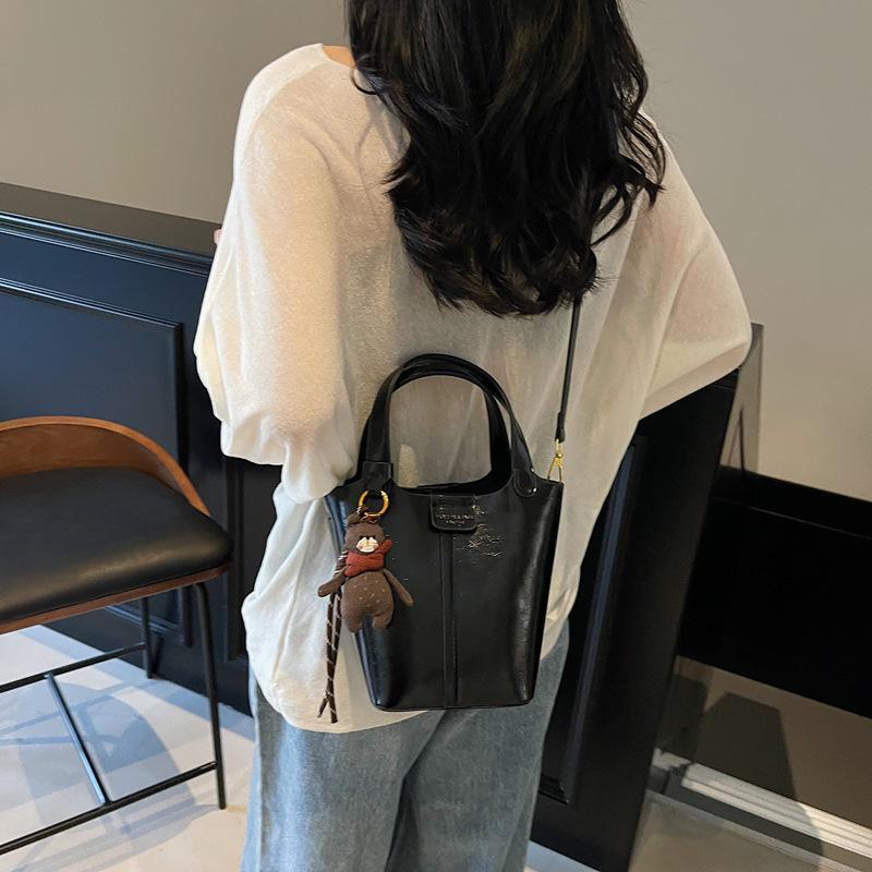 

Модные сумки через плечо 2024 года — высококачественная сумка с текстурой Майяра, идеально подходящая для поездок на работу и на природу Pendant; 23*14*18 чёрный