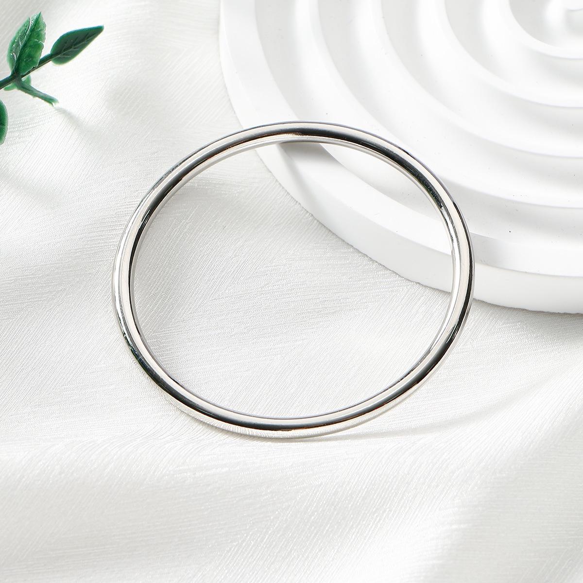 Spring Iron Ring Scarf Buckle: Adjustable Metal Alloy Shoulder Strap Buckle for Women Diameter 5cm серебряный