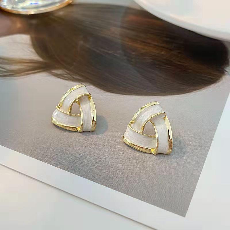 Dongdaemun same geometric triangular stud earrings female French simple retro ring short OL commuter model
