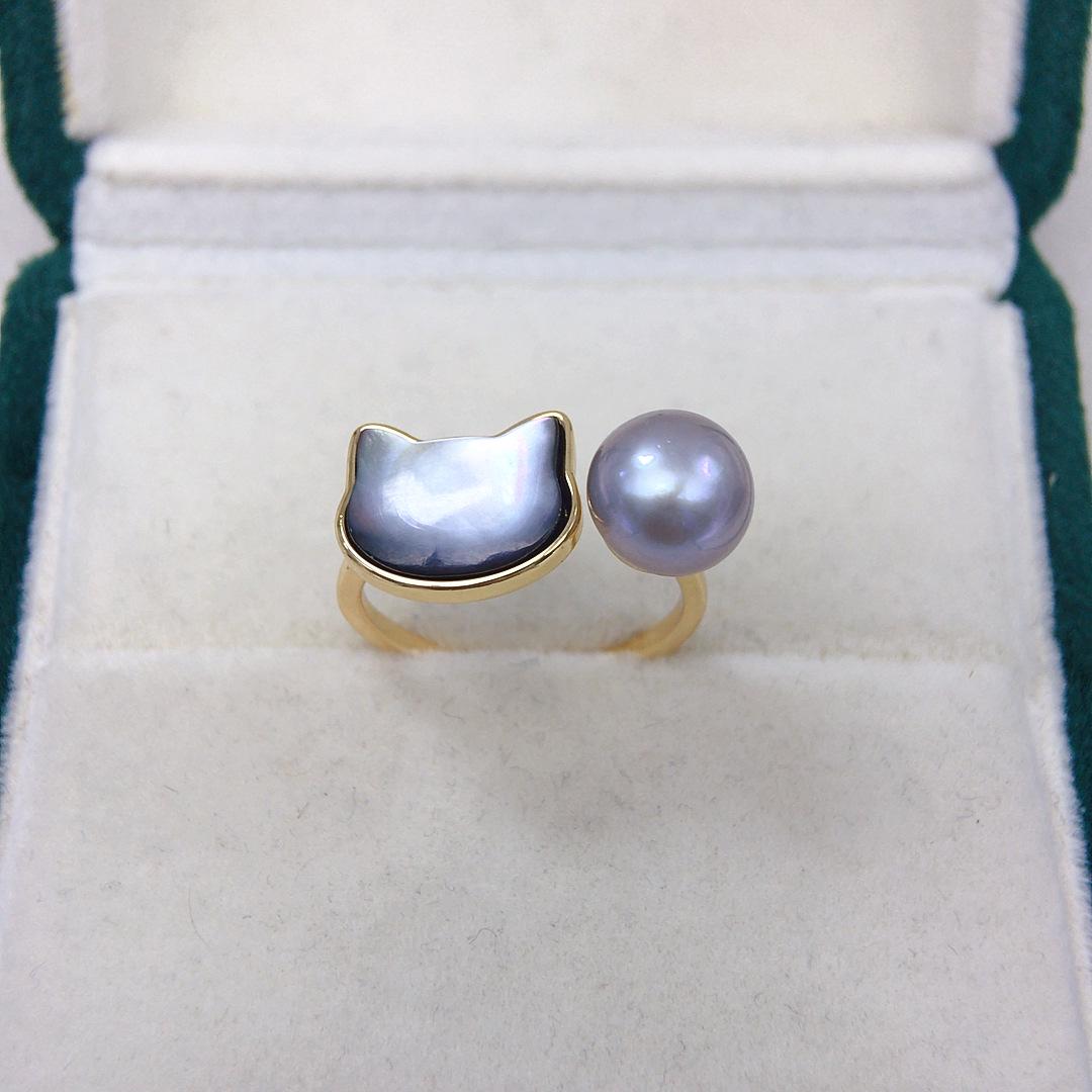 

Stylish Adjustable Black & White Cat Ring with Freshwater Pearl and Seashell сірий колір