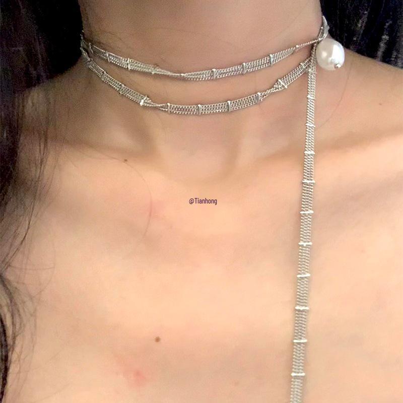 Elegante silberne Spitzen-Faux-Perlen-Mehrlagige Choker-Halskette für Damen