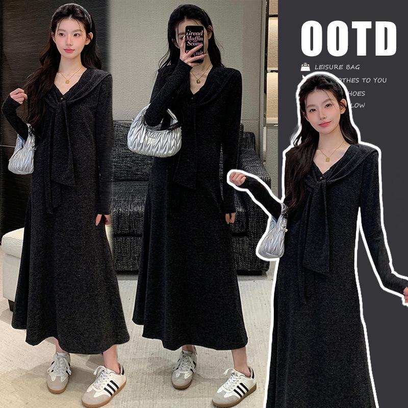 2026 Spring V-Neck Maternity Dress with Shawl - Slim, Minimalist Knit Design Medium