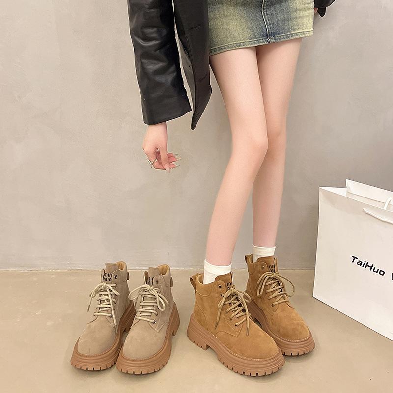 Large Size Women's Shoes 41 To 43 Wide Fat Feet Bumblebee Martin Boots Women's Autumn and Winter Platform Handsome Locomotive Boots Couple Short Boots