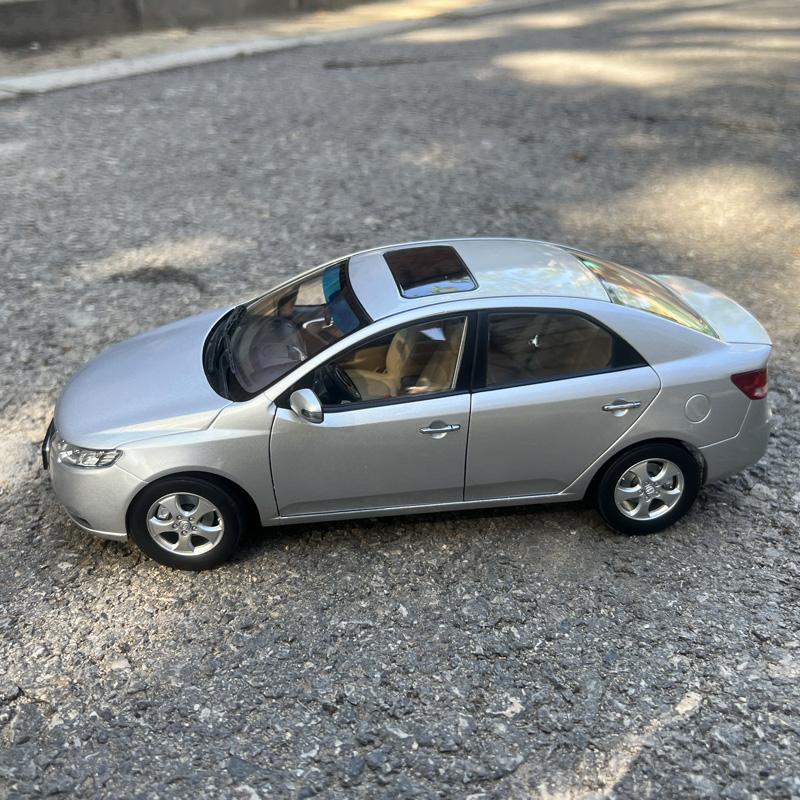 AAAGS1 1:18 Original Scale Model,KIA Forte 2009,Paint with Defect,Diecast Model for Collection and Display