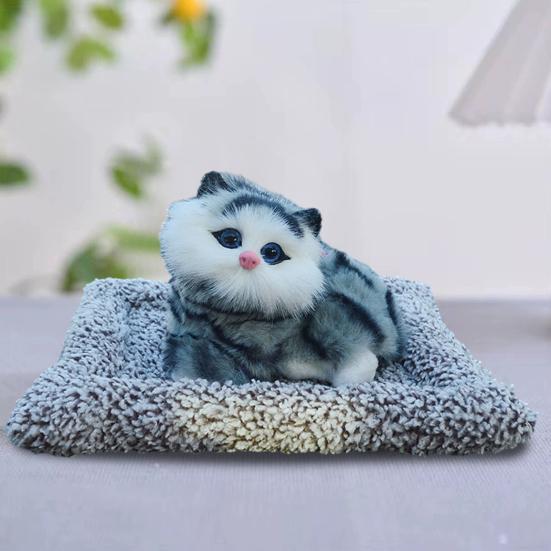Simulovaná kočičí hračka s podložkou z bambusového uhlí pro odstranění zápachu, mňoukající plyšové kotě, vycpané zvířátko, panenka, domácí kancelář, stolní dekorace, ozdoba