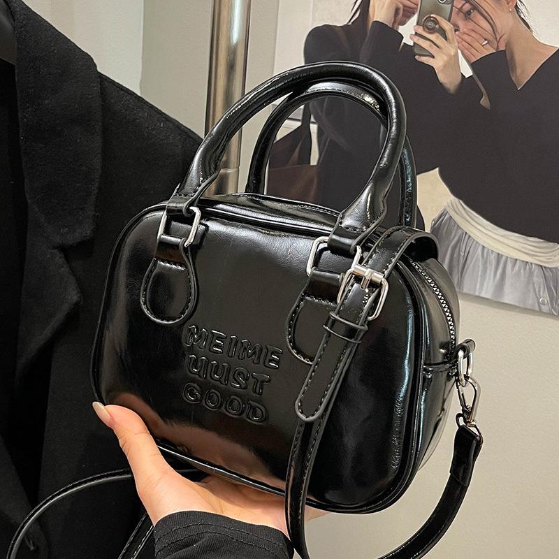 Spring and Summer Popular Korean Niche High-end Portable Bowling Bag Casual Versatile Temperament Foreign Style Messenger Women's Bag