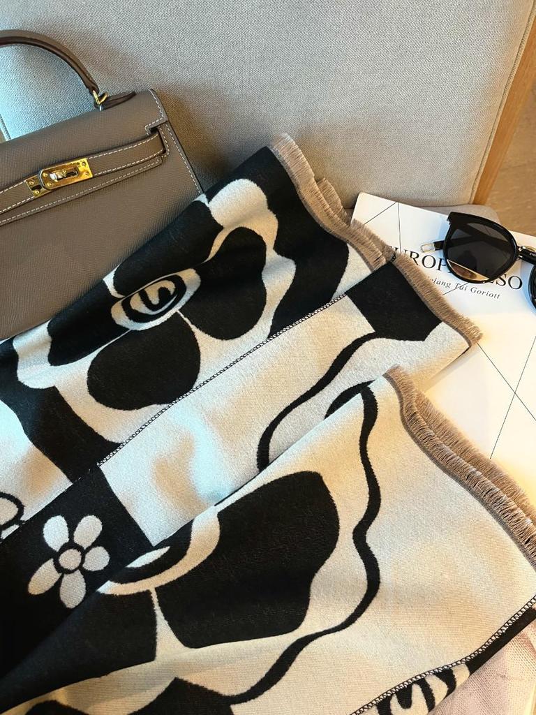 2025 Women's Light Luxury Black & White Camellia Shawl Cardigan - High-End Versatile Spring/Summer Scarf