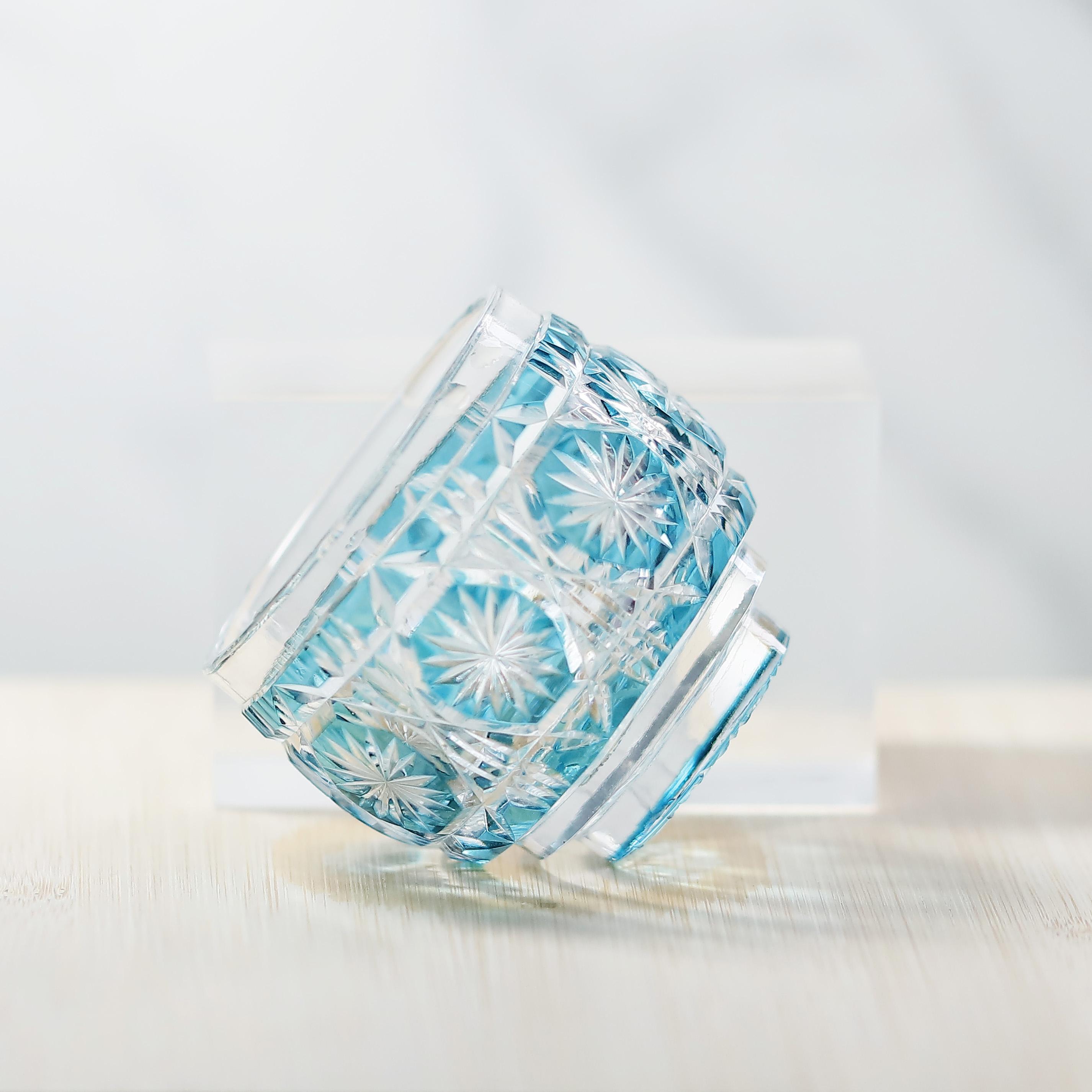 Japanese Edo Kiriko Crystal Shot Glasses Liqueur Spirit Sake Glass Edo Hand Cut Clear With Gift Box Sky Blue 3oz/75ml 1PC 51-100ml синий