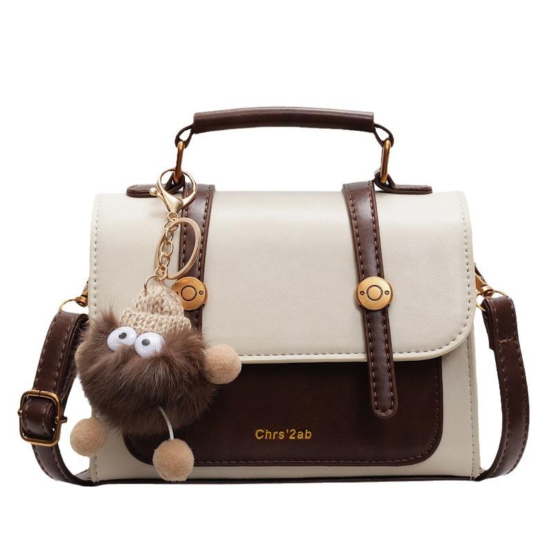 New bag women's 2025 popular fashion trend messenger bag winter versatile single shoulder portable mailman small square bag