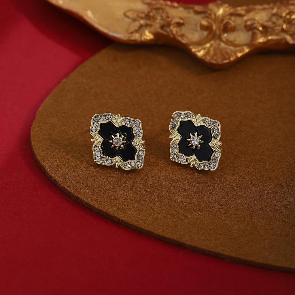 Silver Needle Vintage French Diamond-Studded Rhombus Lace Earrings - Luxurious Palace Style