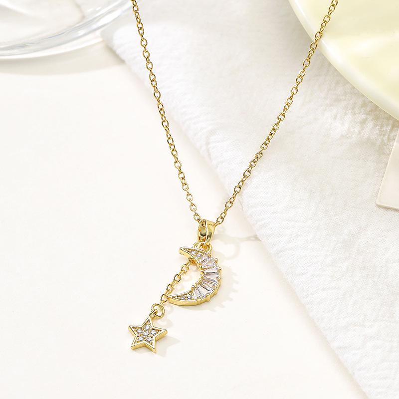 Titanium Steel Non-fading Necklace - European & American Style, Light Luxury, Versatile Korean Fashion, Perfect for Women and Girlfriend Gifts.