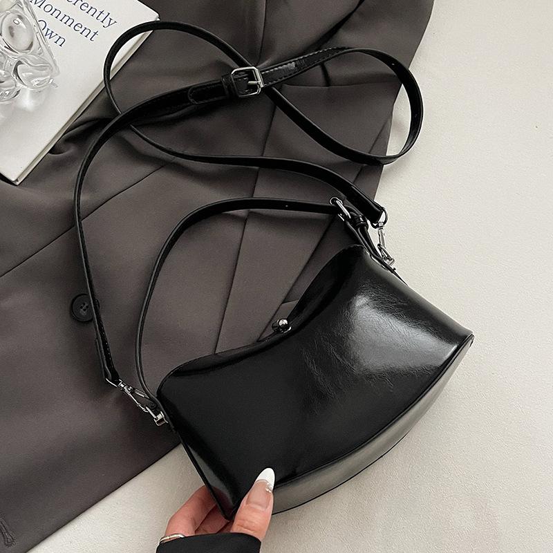 This Year's Super Fire, Simple and Fashionable Korean Handbag, Women's High-end Oil Wax Leather Fashion Versatile Commuter Messenger Bag