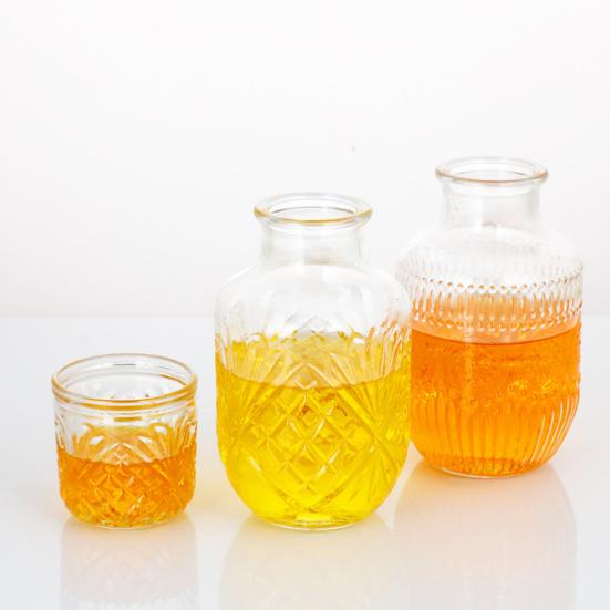 Retro-Wasserkaraffe und Gläserset Hitzebeständig 540ml Saftkrug mit 145ml Becher geprägtes Glas Teekanne Tassenset für Saft Eistee Wasser