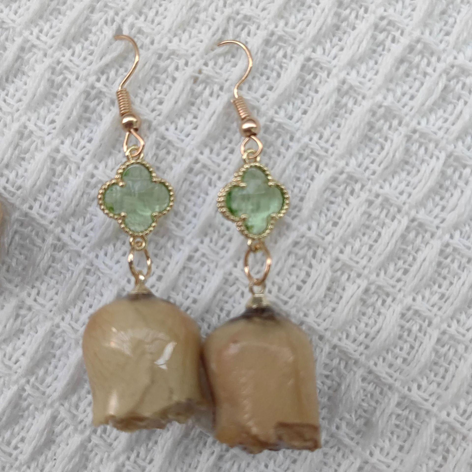 Forest Fairy Rose Dried Flower Earrings with Four-Leaf Clover and Colorful Stones